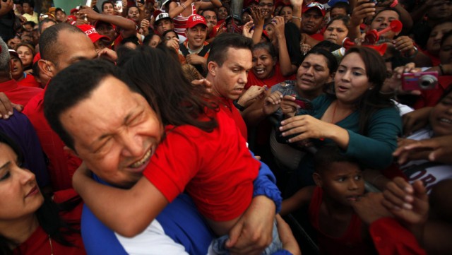 Венесуэла оплакивают Уго Чавеса