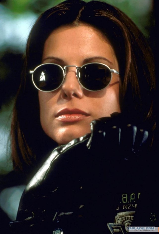 Сандра Буллок повышает рейтинг за счет "булок"