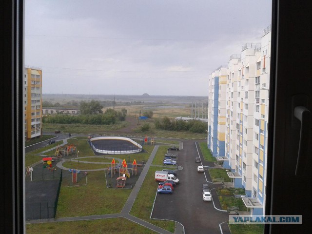 А за окном...