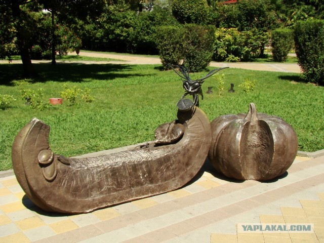 Необычные статуи мира