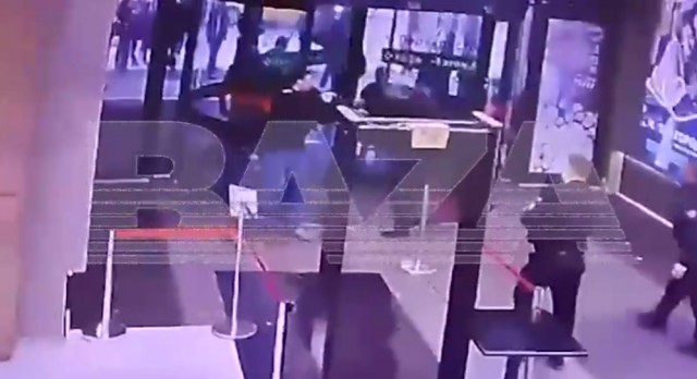 Курьер, расстрелявший охранников ТЦ «Красный кит», оказался офицером ФСО