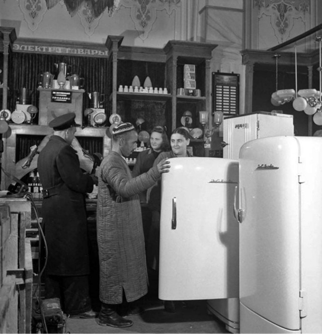 Фотографии из прошлого нашей страны в цвете -100