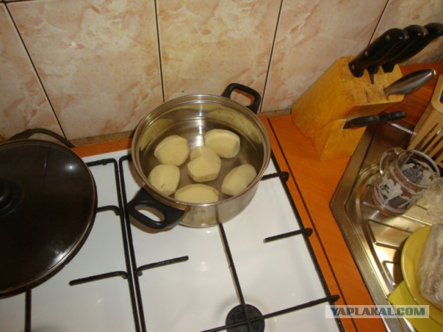 куриные монстры с пюре и сыром...