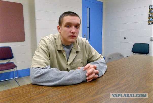 Грабитель самоубился об владельца дома.