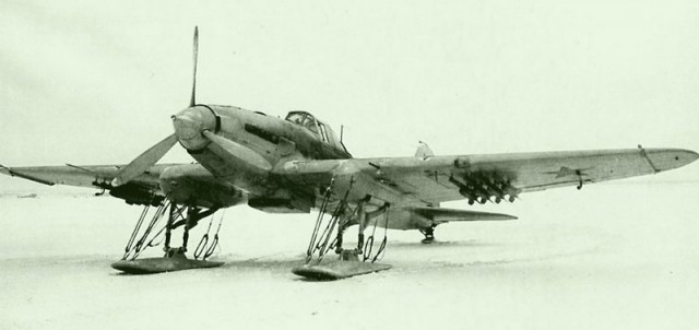 ИЛ-2 - бронированный самолет штурмовой авиации Великой Отечественной войны