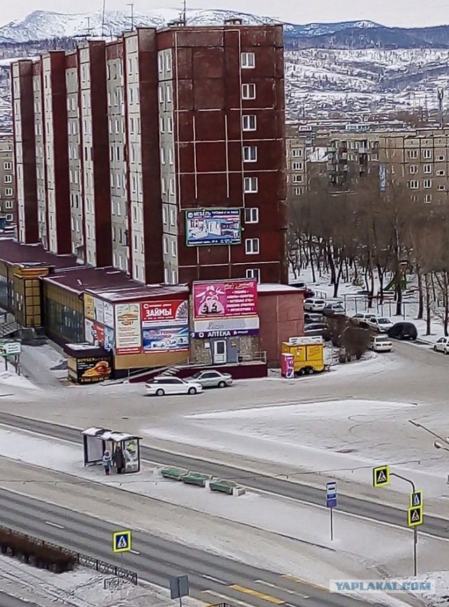 Разбойное нападение в МФО «Акс Финансе» на Народном бульваре в Белгороде попало на видео