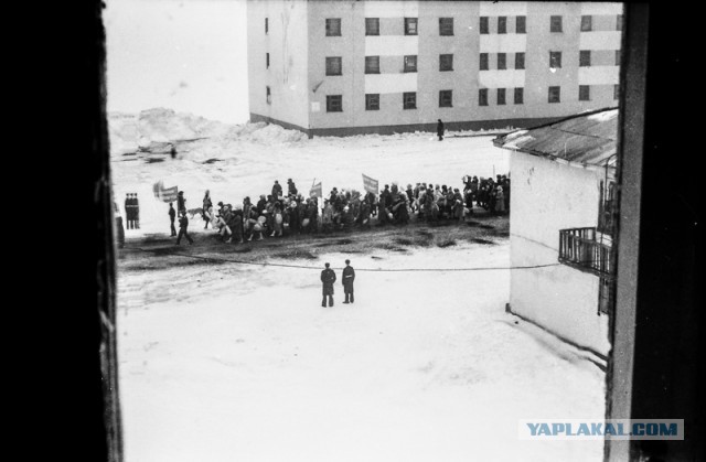 Это пародия на реальный парад — историк Спицын о действе на Красной площади