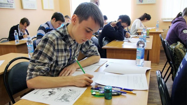 В Кирове, да да, не в Дагестане, а в Кирове шесть выпускников сдали ЕГЭ по химии на 100 баллов