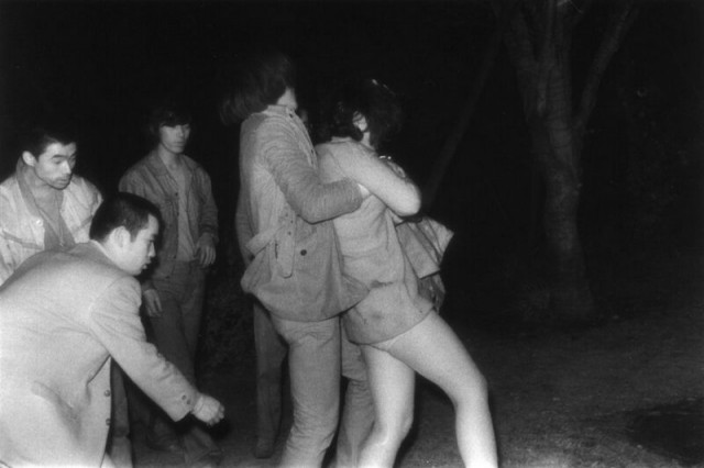 Секс в большом городе: фото Кохеи Есиюки, сделанные в ночных парках Токио