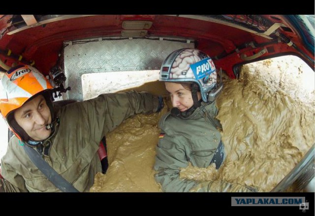 Девушка за рулем