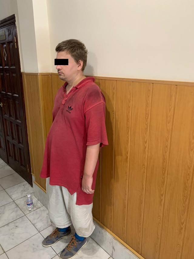 В Анапе вооруженный мужчина напал на 12-летнюю девочку
