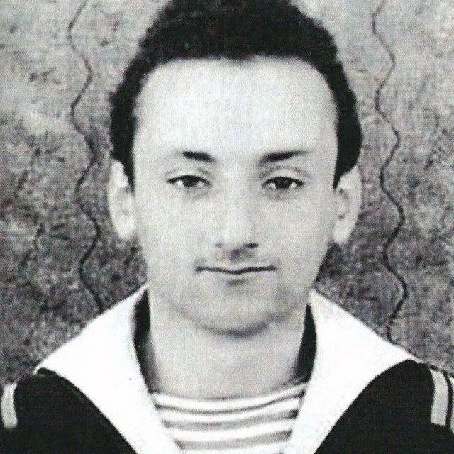 Армейские фотографии советских знаменитостей.