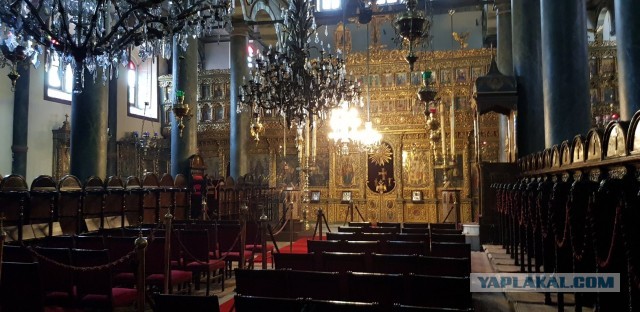 В Москве поп напал на парня, потому что он фотографировал иконостас