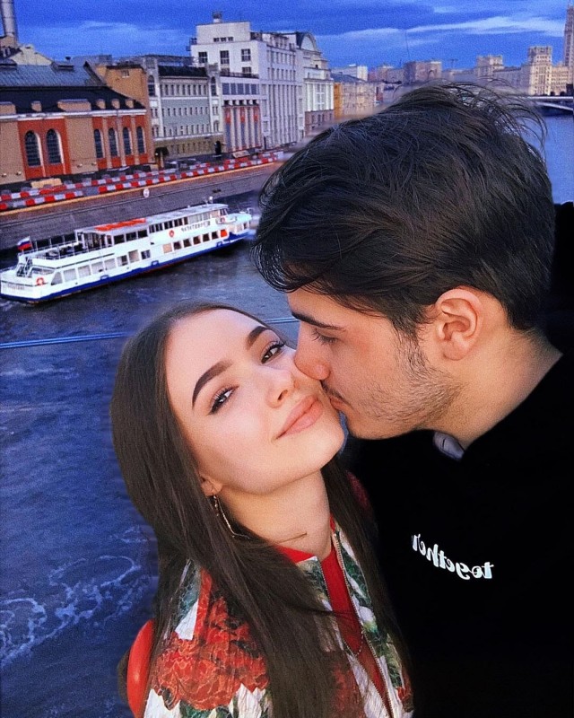 Девочка выросла: 17-летняя Маша из «Ворониных» показала фото в бикини