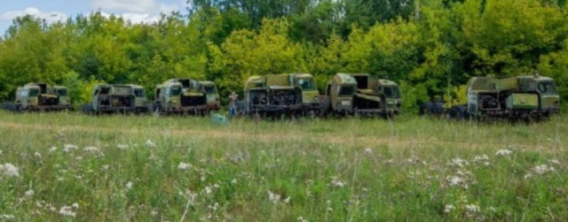 Брошенные ракетовозы РВСН возле бывшей базы утилизации ракетной техники