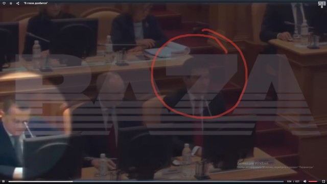 Стал понятен смысл фразеологизма - "В глаза долбится"
