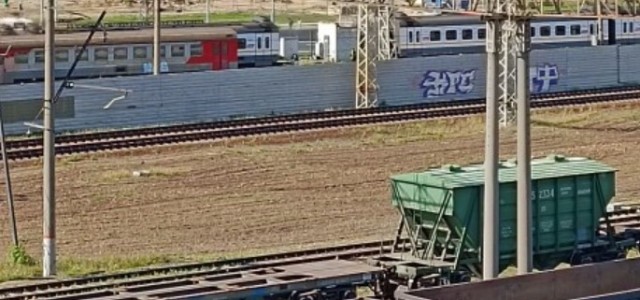 На Южнопортовой улице в Печатниках вспыхнул ангар