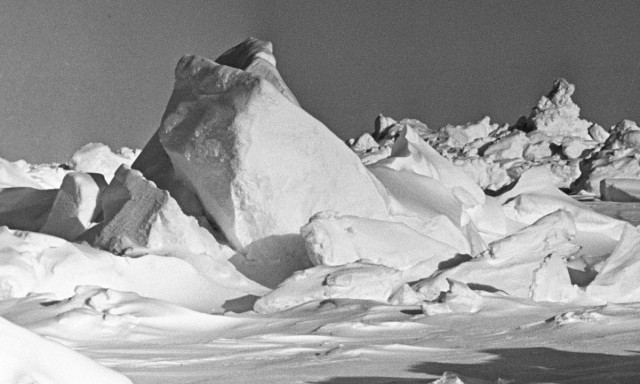 Через Арктику подо льдами: "Пакет вскрыть при всплытии на СП-10"