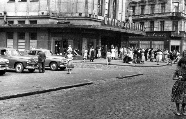 На скамье подсудимых 37 человек: шестеро из них получат по 15 лет каждый. Судебный процесс из СССР 1964 года