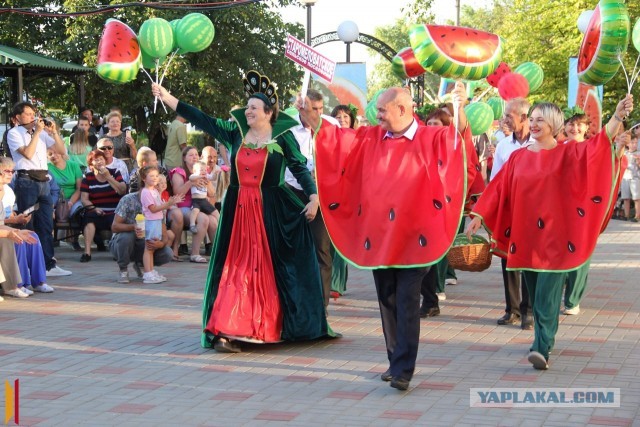 Весело жить у них там на селе