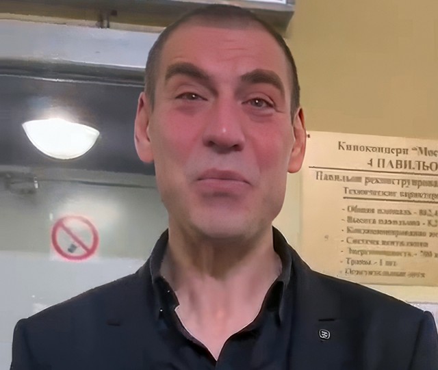 Дмитрий Дюжев под позитивом.
