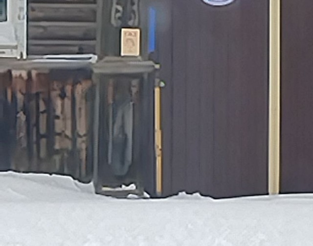 Труба у забора есть, а подключаться никто не хочет — в чём дело