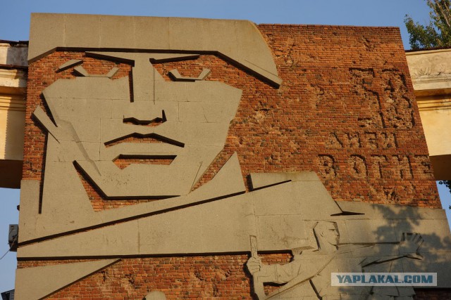 дом павлова волгоград. дом герой волгоград. волгоград достромечательности. дом павлова памятники волгограда. дом герой волгоград.