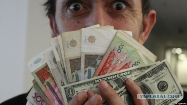 В Узбекистан поступило почти 1 миллиард долларов денежных переводов за 3 месяца