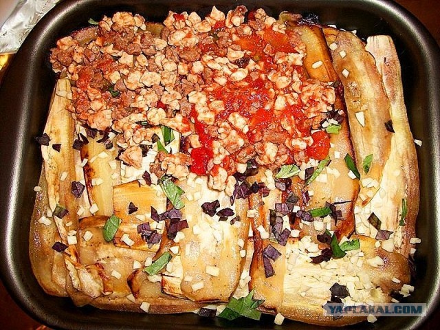 Баклажаны с тремя видами мяса