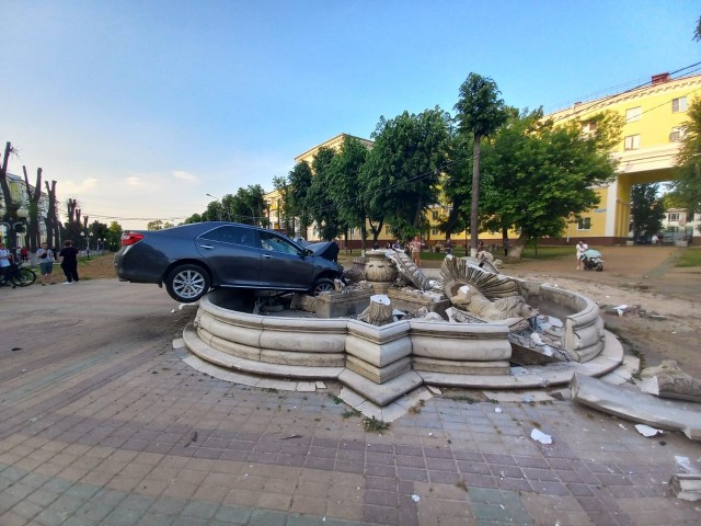 Низко летел?
