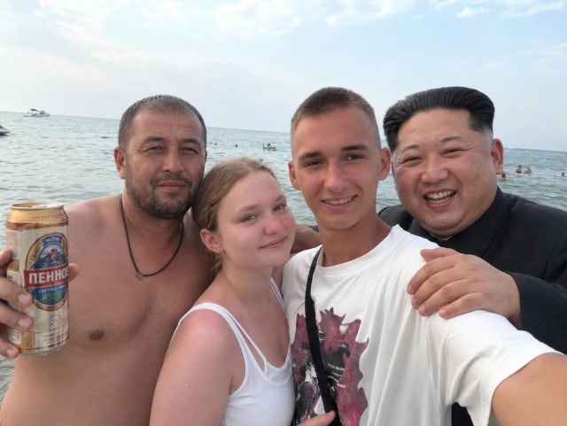 «Уберите, пожалуйста, мужика сзади»