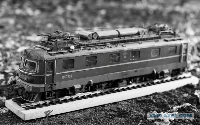 Сборка бумажной модели электровоза ЧС2-777