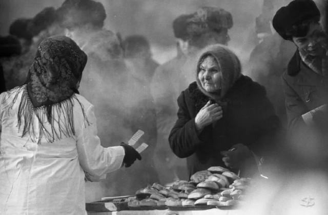 Фотохроника "загнивающего совка". Часть 4
