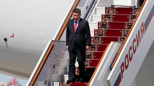 Китайский лидер прибыл в Москву