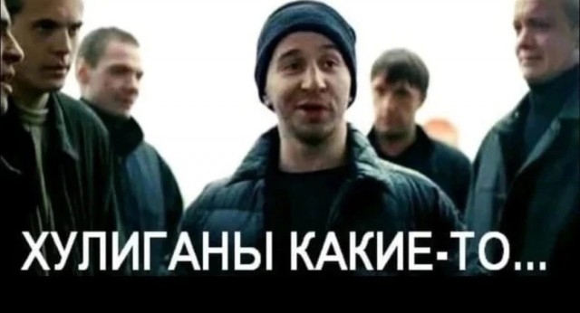 Неизвестные выгрузили десятки тонн мусора на МКАД
