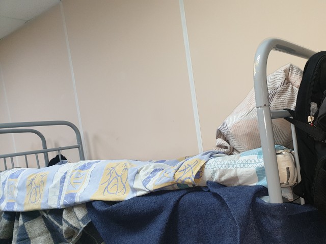 Бюджетное жилье в Шанхае, которое негласно называют «дом-гроб»