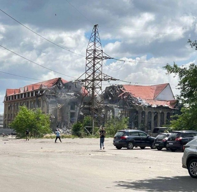 ВСУ обстреляли жилые кварталы Луганска дальнобойными ракетами