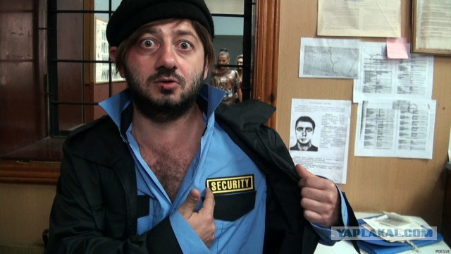 Посетительницу больницы в Новосибирске встретили два нетрезвых секьюрити