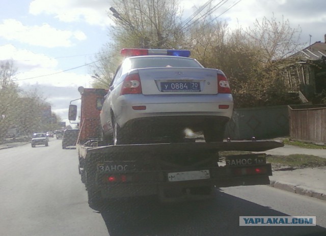 В Саратове побоялись эвакуировать Porsche Cayenne