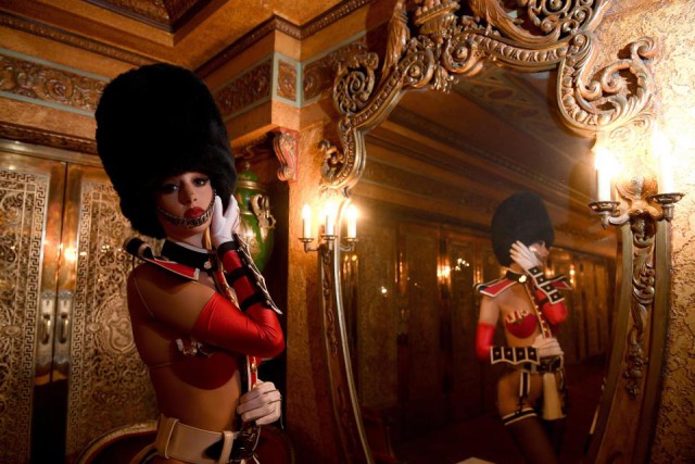 За кулисами всемирноизвестного парижского кабаре Crazy Horse