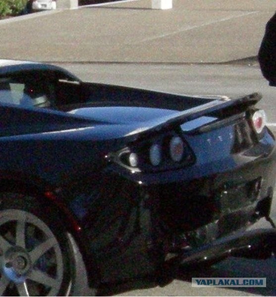 Первая авария электромобиля (6 фото)