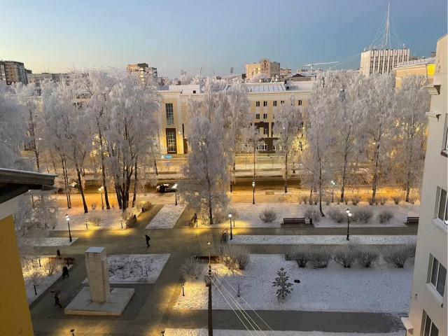 Давно вроде не было... А что у вас за окном