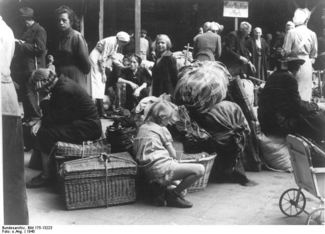 1945 год в 84 фотографиях