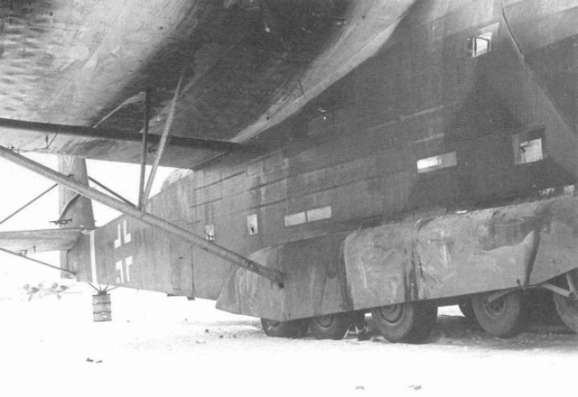 Редкие самолеты. Me-323