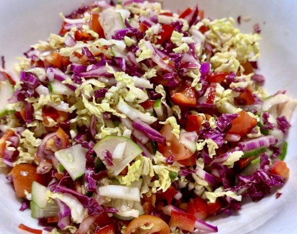 Две капусты и огурчик