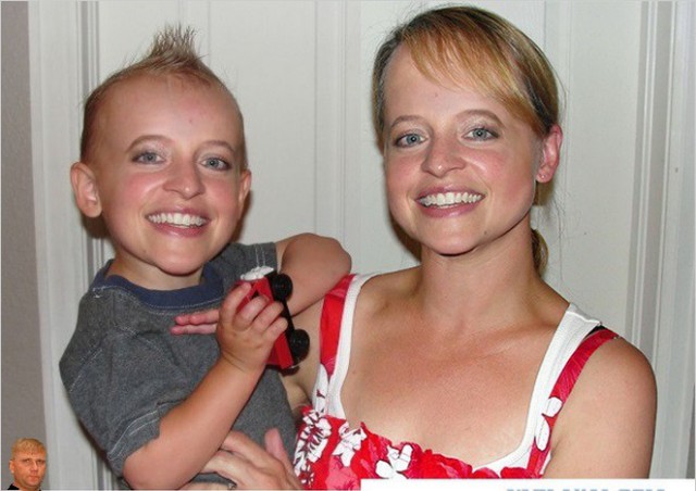 Это огромная ошибка - отфотошопить жену и сына