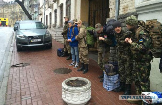 Киев готовится бросить в зону конфликта батальоны