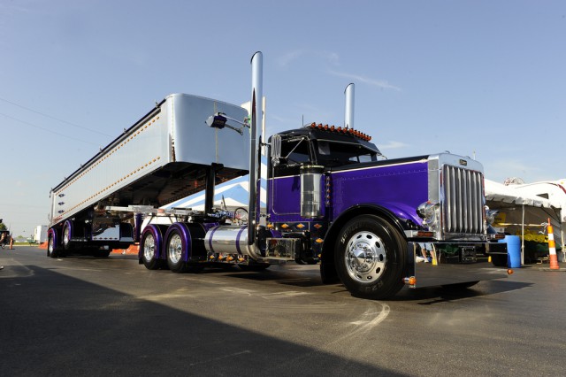 Шоу тюнингованных грузовиков Shell SuperRigs