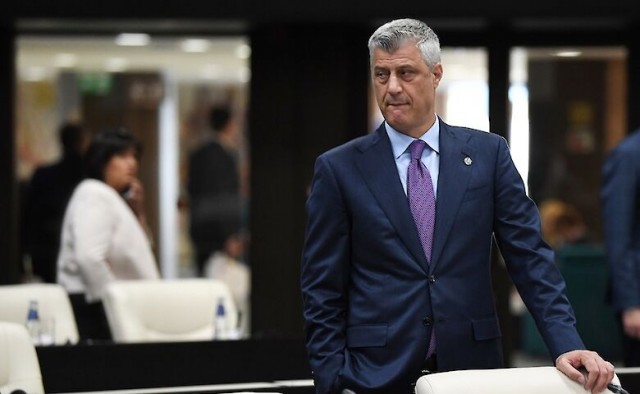 В Косово действующего президента обвинили в военных преступлениях, включая убийства, пытки и преследования