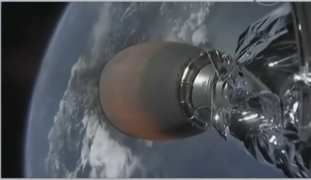 Китайцы заподозрили США во лжи с высадкой на Луне из-за скафандров NASA
